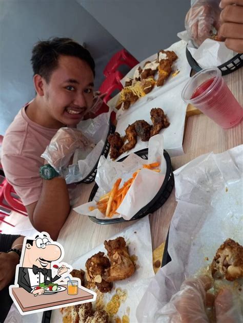 legendary wings monumento photos
